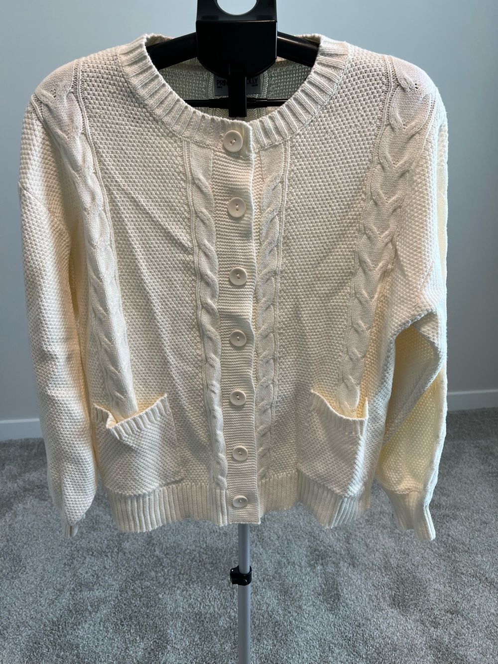 Princess Polly Women’s cream cable knit cardigan. Size 4.